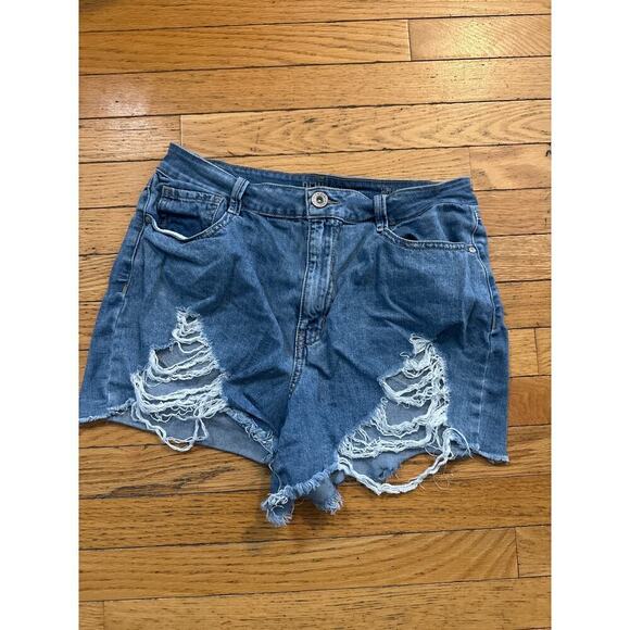 Womens Size 13 Distressed Rewash Jean Shorts - Picture 1 of 6